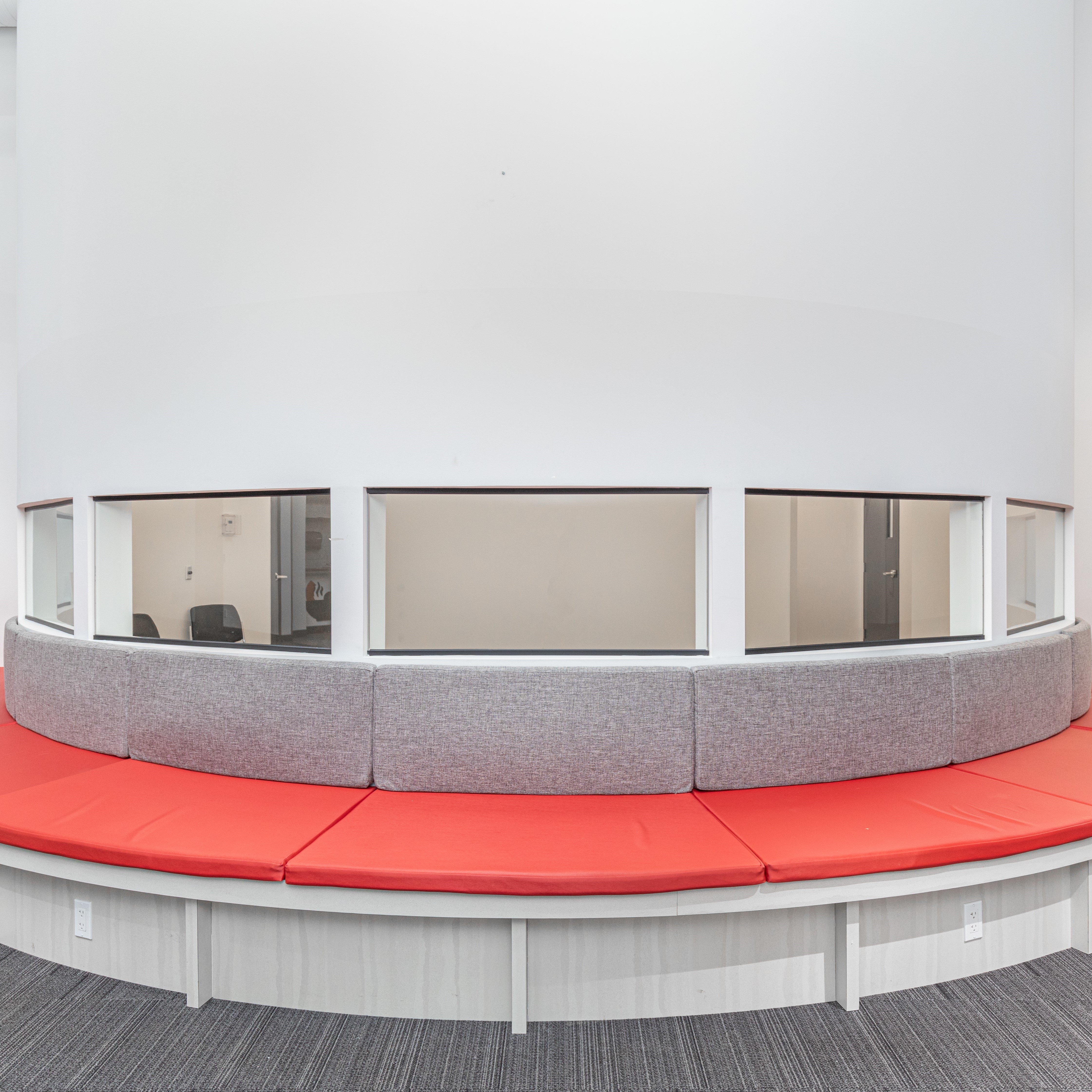Centre for Newcomers -6478(1)